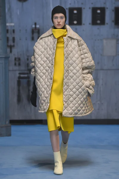 Look 11